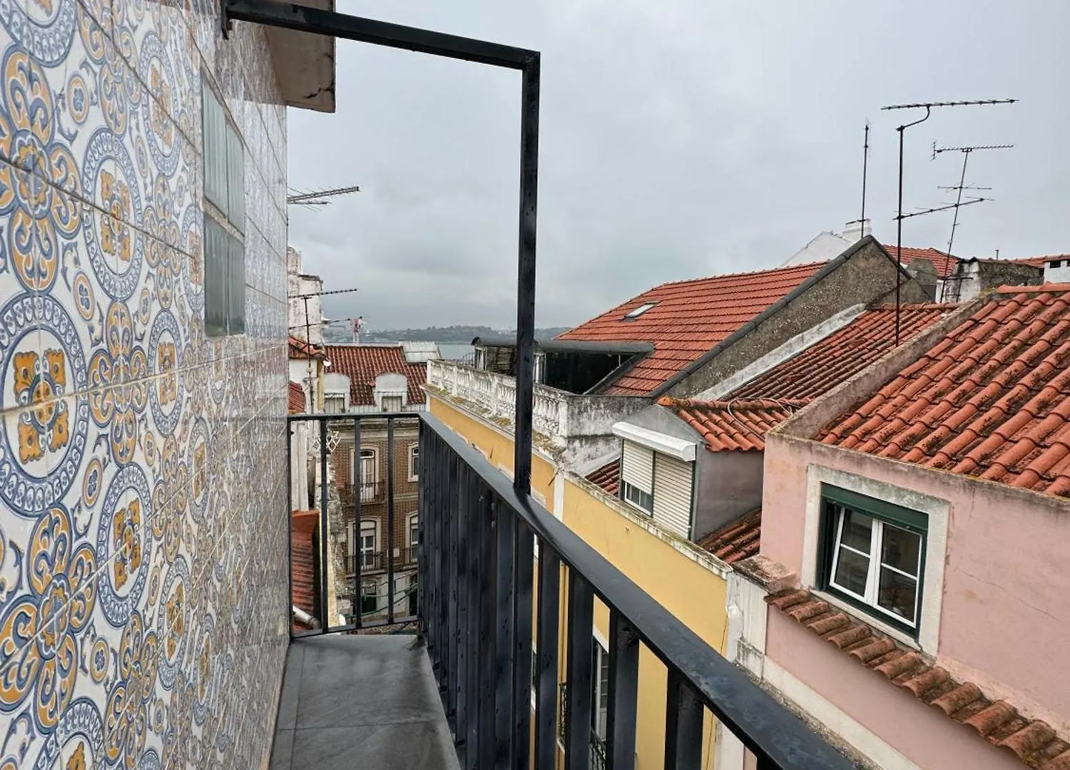 The Fancy House - Santa Catarina Apartment Lisbon